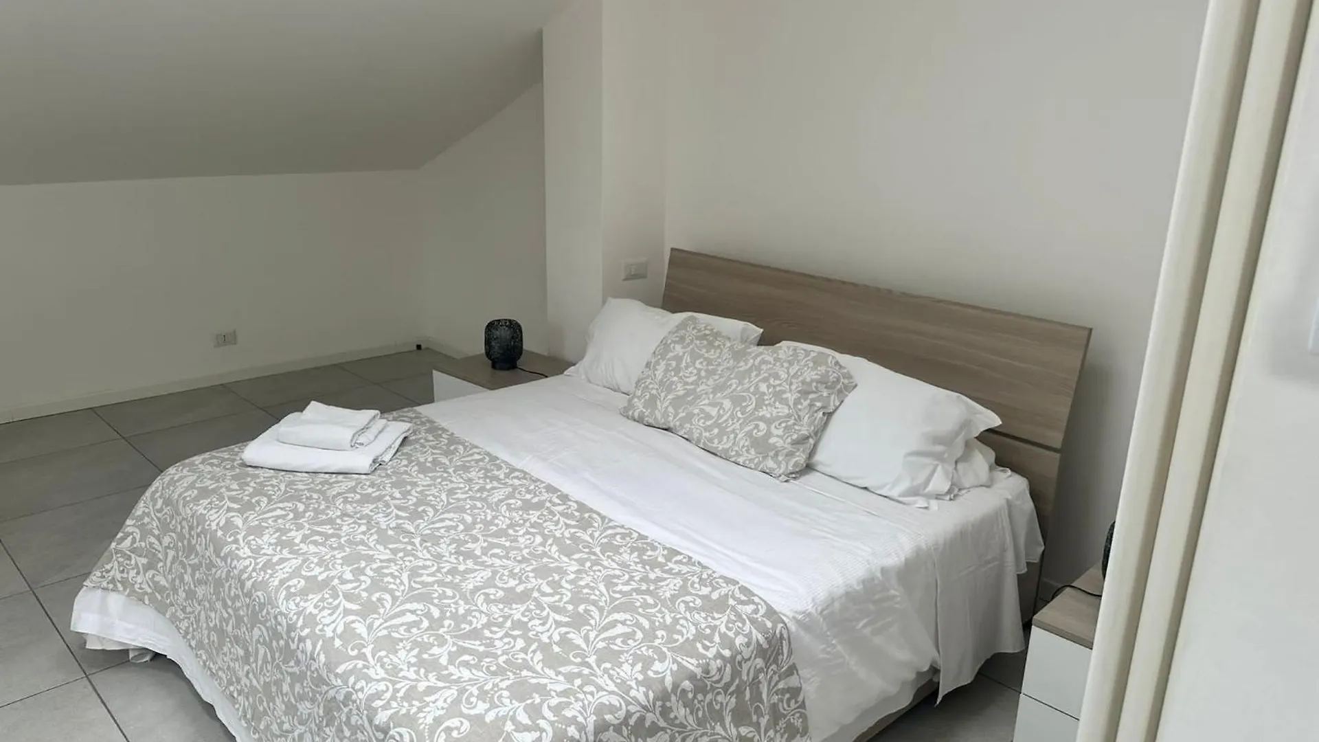 Conte Durini Apartments & Rooms Arcore Itálie