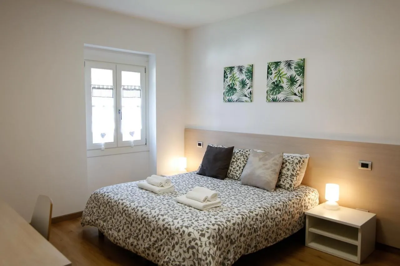 ** Bed & Breakfast Conte Durini Apartments&Rooms Arcore Italia